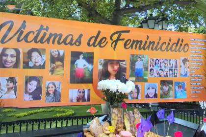 Instalan un mast’aku en la plaza principal de Cochabamba para recordar a las víctimas de feminicidio 