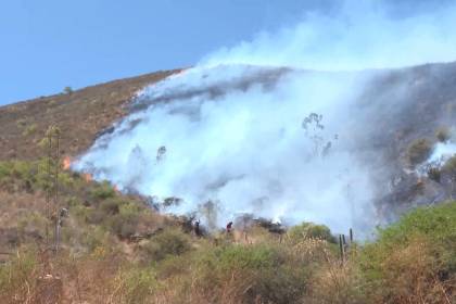 Dos incendios forestales afectan al Parque Tunari: uno fue controlado y otro sigue activo