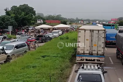 Santa Cruz: Bloqueo en Yapacaní dificulta labores agropecuarias y del transporte