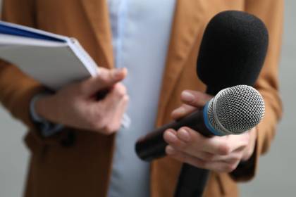 “No creo que quieras estar de luto”: Amenazan de muerte a una periodista de Yapacaní y a su familia