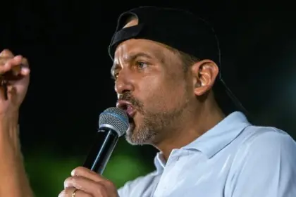 Camacho instruye el uso de vehículos oficiales para trabajos contra incendios
