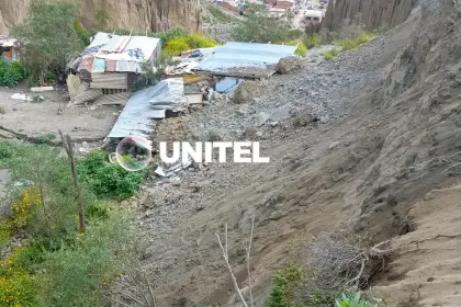 Dos casas son sepultadas por un talud en Llojeta; los afectados piden soluciones a la Alcaldía de La Paz