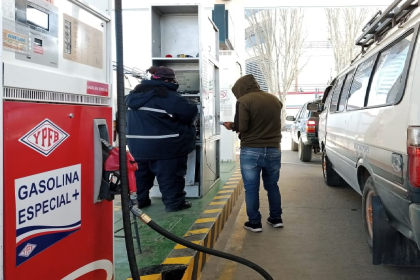Bloomberg advierte presiones fiscales: Bolivia, el segundo país con la gasolina más barata de la región 