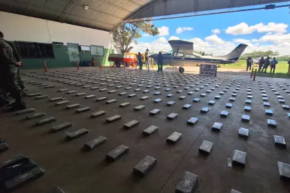 Santa Cruz: Incautan casi media tonelada de cocaína en una caleta ubicada en San Matías