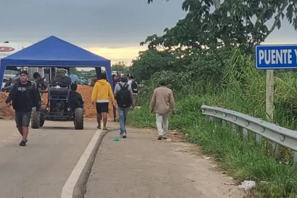 Alistan bloqueo en la ruta troncal Santa Cruz – Cochabamba en demanda del desayuno escolar