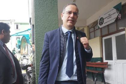 Yussef Akly reaparece y se presenta a declarar por dos casos relacionados a YPFB
