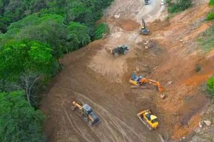 Avanzan trabajos en la ruta nueva Santa Cruz - Cochabamba y la vía a Oruro y La Paz quedará habilitada el jueves
