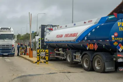 En casi un mes, el Gobierno destinó cerca de Bs 2.650 millones para pago de combustibles