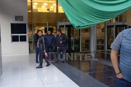 Diálogo entre cisterneros y Gobierno queda en suspenso y aún no hay acuerdos