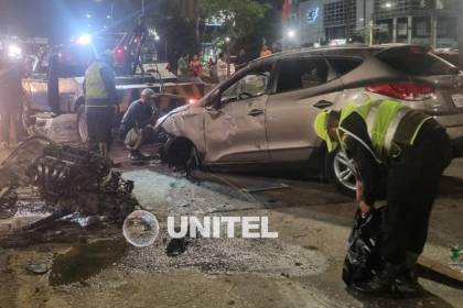 Santa Cruz: Vehículo se estrella en un viaducto de la avenida Cristo Redentor