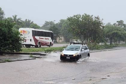 Lluvias en Santa Cruz: Tránsito emite recomendaciones para conductores y peatones