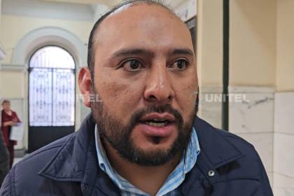 Reaparece el exministro Roberto Ríos y se compromete a colaborar con el caso de la toma militar de la plaza Murillo 