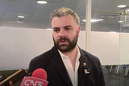 Senador Ormachea pide a Beller pruebas sobre denuncia de presuntos “negociados” de un legislador con la urea 