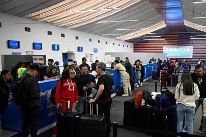 Aeropuerto de Caracas reabre tras graves daños por terremotos en Venezuela