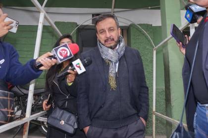 Caso ‘gasolina basura’: Medinaceli deja celdas policiales y es trasladado a su casa para cumplir detención domiciliaria