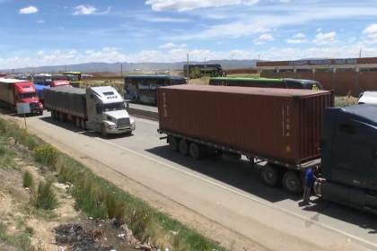 Bloqueos frenan exportaciones agroindustriales y dejan cerca de $us 200 millones sin ingresar al país, según Caniob