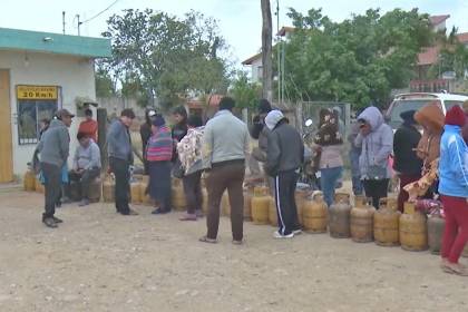 Bloqueo en San Julián: Se forman filas para abastecerse con garrafas de gas