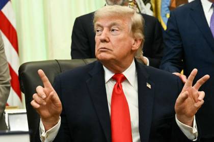 Trump afirma que el acuerdo con Irán se firmará el domingo y Ormuz quedará abierto
