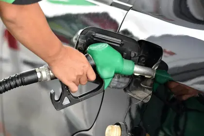 Hay más de 71 empresas registradas para importar combustible, según el Gobierno