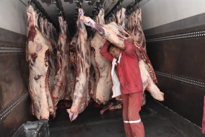 Gobierno suspende las exportaciones de carne de res “hasta que se regularice abastecimiento”