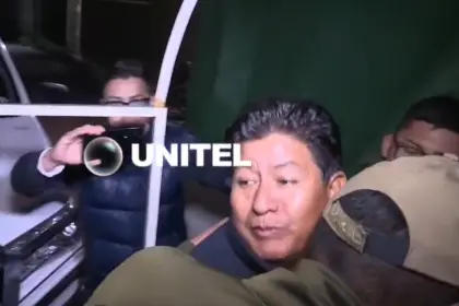 “Me están echando la culpa” de la gestión de Evo, dijo el exministro Montaño en su traslado al penal de San Pedro