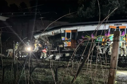 Otro accidente fatal en España: Un tren chocó contra un muro y dejó al menos un muerto y cuatro heridos graves