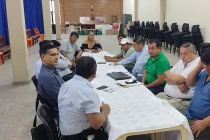 Ministro se reúne con gremiales y señala que se apunta a acabar con el brazo inquisitivo de Impuestos Nacionales