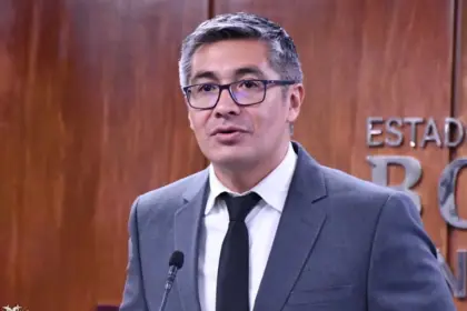 Gobierno anuncia reducción de salarios y personal en las diferentes entidades públicas