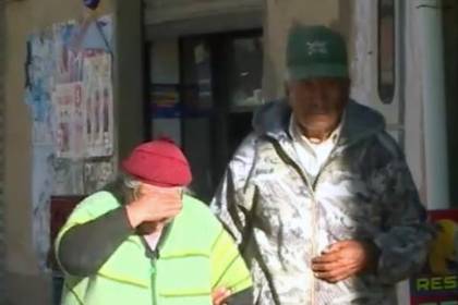 “En el auto estaba mi renta”: Pareja de la tercera edad sufre el robo de su vehículo en El Alto