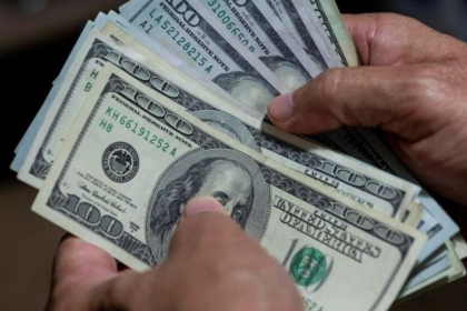 Transportistas y gremiales advierten que el dólar sigue en ascenso en el mercado paralelo