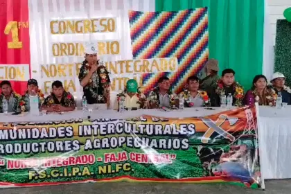 Andrónico participa de congreso de interculturales en Yapacaní; dirigente anuncia que lo proclamarán como candidato