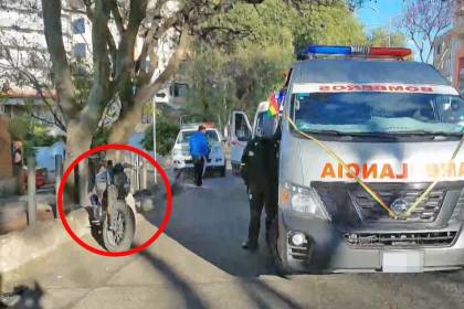 Mujer resulta herida tras ser atropellada por un motociclista cuando intentaba cruzar la calle