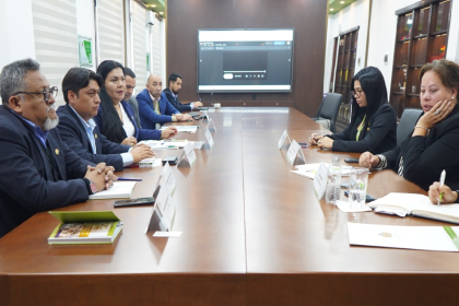 Fiscalía y delegación de EEUU se reunieron para abordar fortalecimiento en la lucha antidrogas