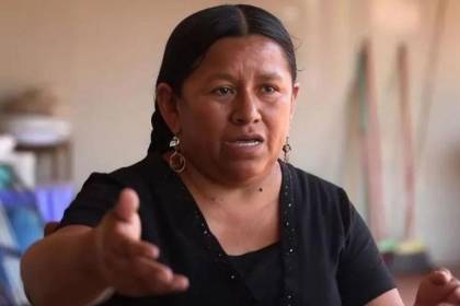 Fiscalía solicita sello rojo contra la exministra Nemesia Achacollo, quien tiene orden de aprehensión