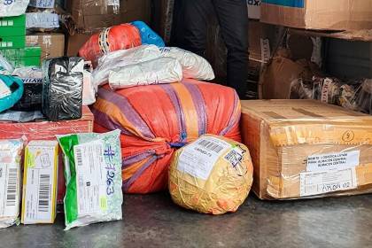 Algunas empresas de transporte de encomiendas de La Paz reportan un incremento de hasta 50% en el costo de los envíos