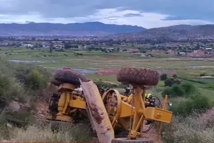 Un policía muere aplastado por un tractor al sur de Cochabamba