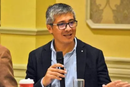 Video: Ministro Espinoza cambia billete de la serie B ante reclamos de campesinos en un ampliado