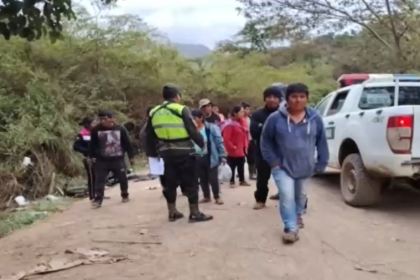 Dos personas quedan heridas en un enfrentamiento entre mineros y comunarios, según la Policía