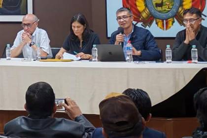 Gobierno emite decreto que crea bono de Bs 2.400 para el magisterio