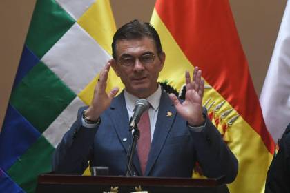 El presidente dice que se invertirá Bs 17.000 millones en carreteras en La Paz en los próximos cuatro años