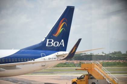 Retrasos en BoA: “Ya no es un tema de aviones, es de recursos humanos”, señala ministro de Obras Públicas