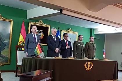 En medio de versiones de cambio de Sokol, se realiza un acto de Altos Mandos policiales junto al ministro Oviedo