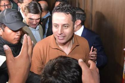 “El 8 de noviembre empiezan a entrar las cisternas con combustible”: Lara pide paciencia a los conductores que están en las filas