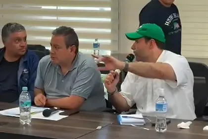 Vicepresidente cívico abandonó reunión con YPFB tras discusión con directivo