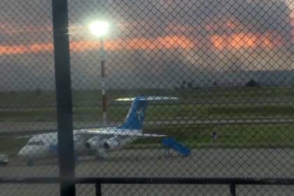 Arden pastizales próximos al aeropuerto Viru Viru; vuelos no son afectados 