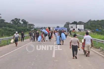 Bolivia registra 57 bloqueos por conflictos sociales este sábado, según mapa de transitabilidad de la ABC