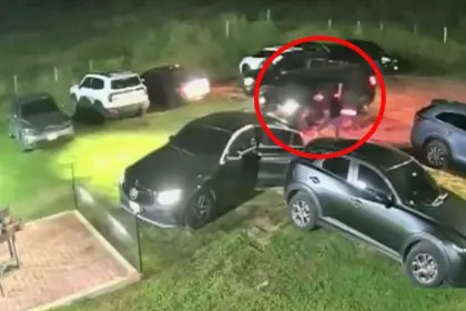 Acribillan a joven en el Urubó: El crimen fue grabado por una cámara de seguridad