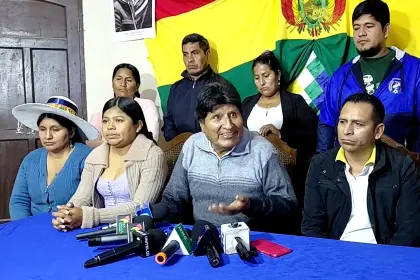 Evo Morales responde a cívicos cruceños por la acusación penal por los 53 días de bloqueos
