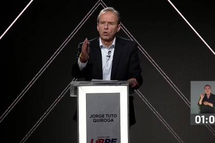 Tuto promete reducción de impuestos a “todos los sectores” y nuevas leyes agropecuaria y minera