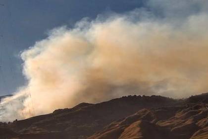 Incendio forestal en el Parque Nacional Tunari enciende las alarmas en Cochabamba